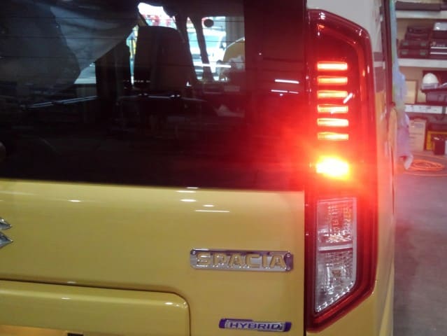 Used]Right Tail Light SUZUKI Spacia 2025 5AA-MK94S 3565053U00 - BE