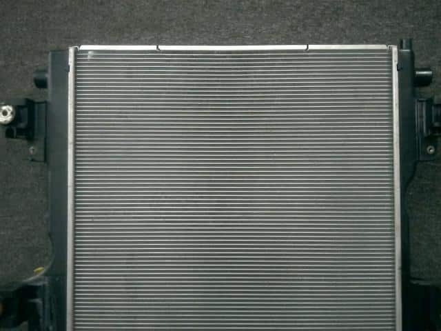 [Used]Radiator TOYOTA Landcruiser prado 2015 LDA-GDJ150W 1640030350 ...