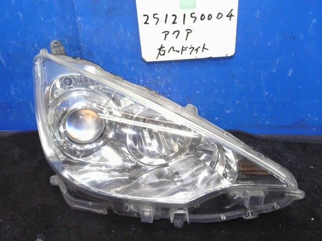 NHP10 アクア 右ヘッドランプ ライト 52-244 |