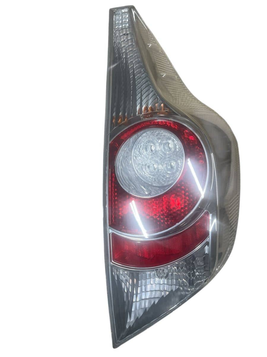 Used]Toyota Aqua NHP10 52-252 Right Tail Light - BE FORWARD Auto Parts