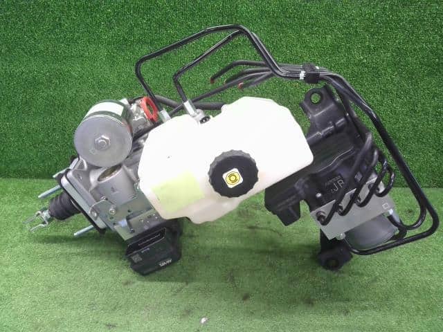 Used]Land Cruiser 3BA-VJA300W ABS actuator 090 44510-60220 89541
