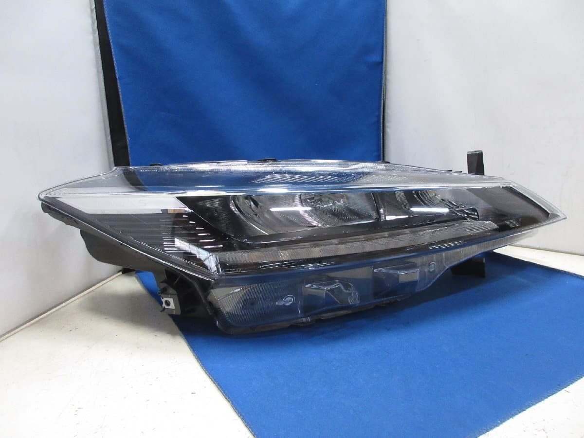 Used]Nissan kicks P15/RP15 Right light/Right headlight LED Genuine
