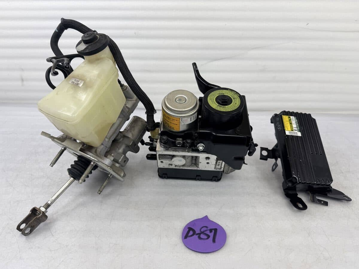Used]Toyota Crown Majesta UZS186 ABS actuator 44510-30250 89540