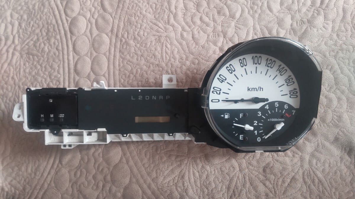 Used]Toyota bB NCP31 Genuine speedometer/Z X version - BE FORWARD