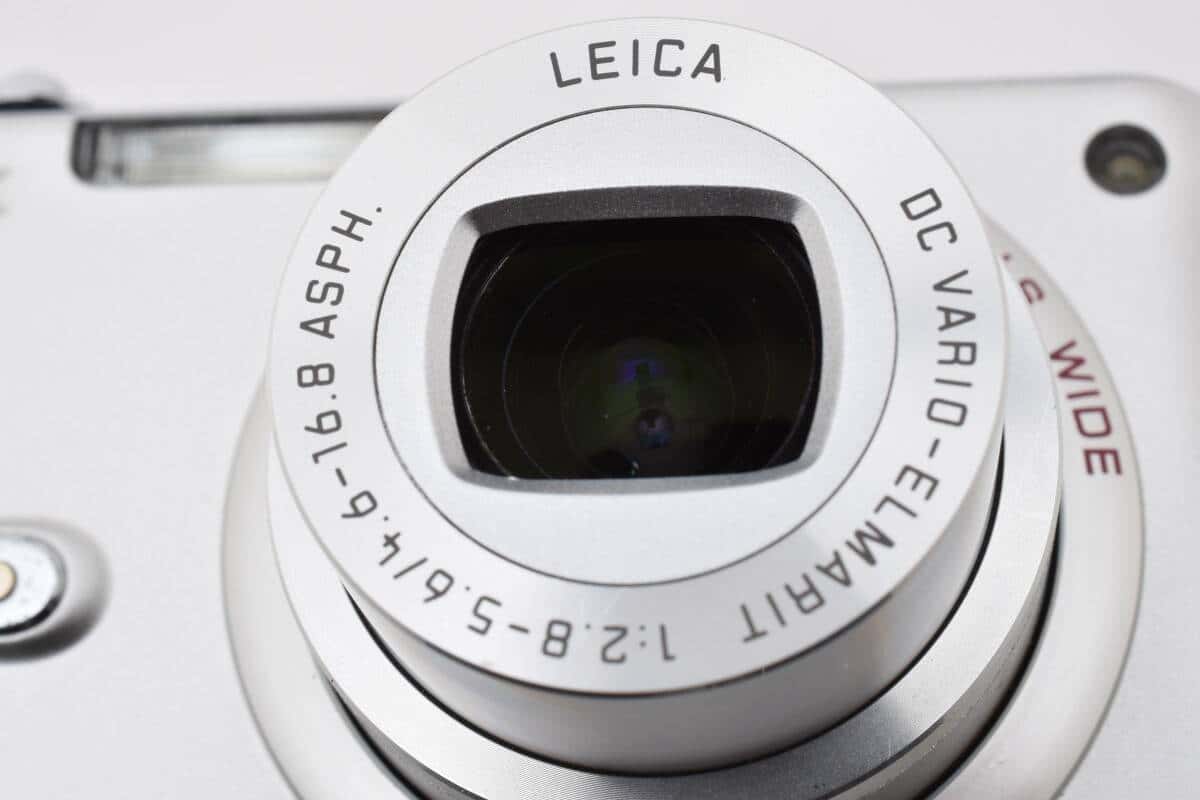 Used]Panasonic Lumix DMC-FX07 Silver compact camera Panasonic 