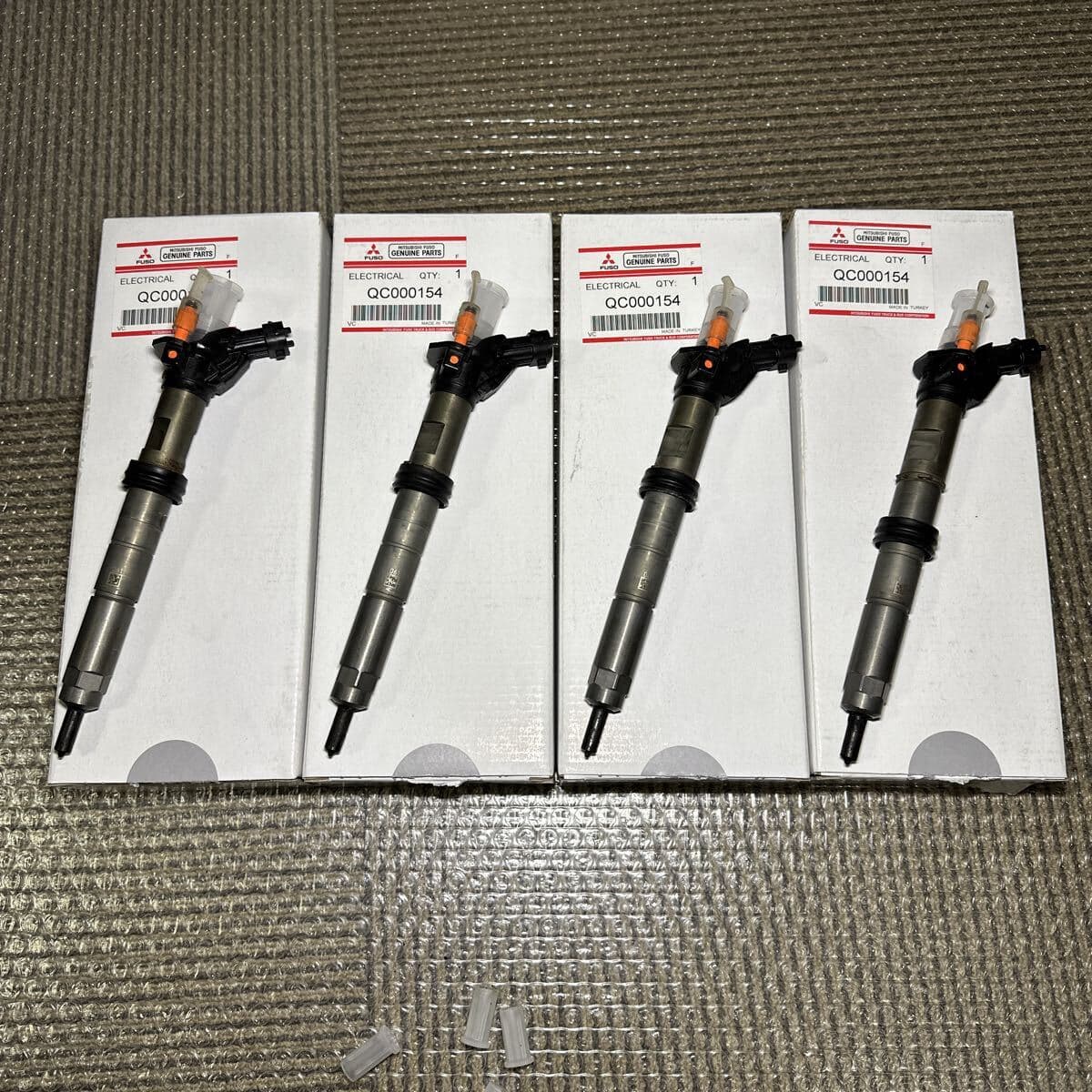 [Used]★ Mitsubishi Genuine fuso QC000154 injector four set 4P10 Canter ...