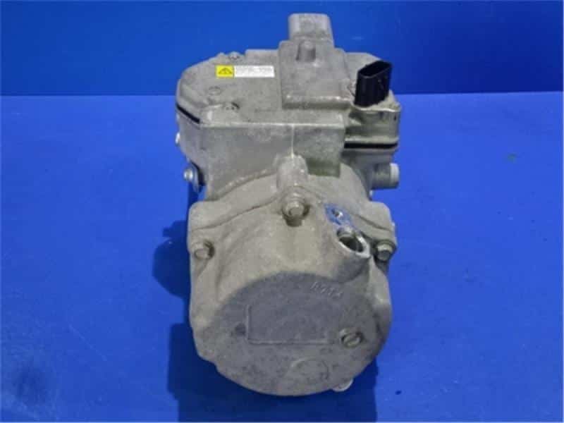 Used]A/C Compressor TOYOTA Voxy 2014 DAA-ZWR80G 8837028030 - BE