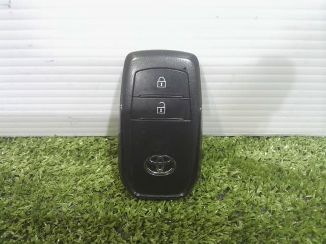 [Used]Keyless Entry Remote Control Key TOYOTA Aqua 2022 6AA-MXPK11 ...
