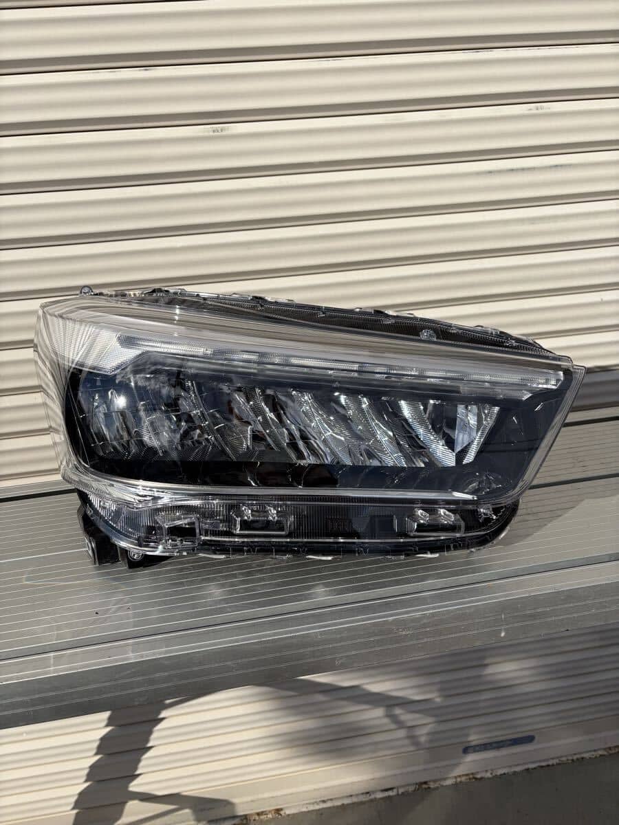 Used]A200A Right headlight ASSY LED 81110-B1710 ICHIKOH including