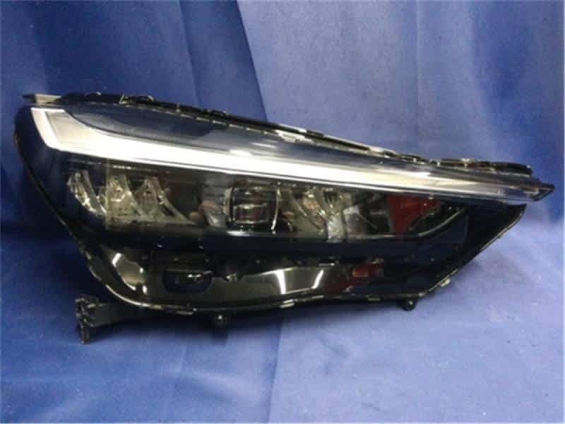 Used]Honda Genuine Vezel RV5 Right headlight 33100-3M0-J82 P61300