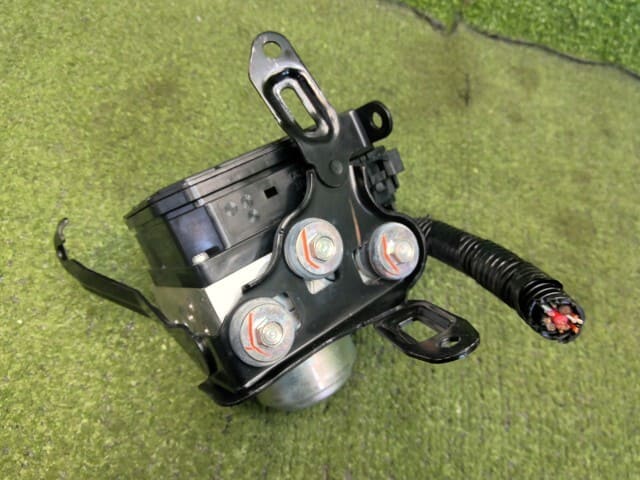 Used]Vezel RU1 ABS actuator 57110-T7A-J91 [S] - BE FORWARD Auto Parts
