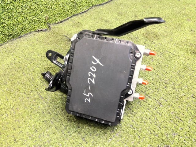 Used]Vezel RU1 ABS actuator 57110-T7A-J91 [S] - BE FORWARD Auto Parts
