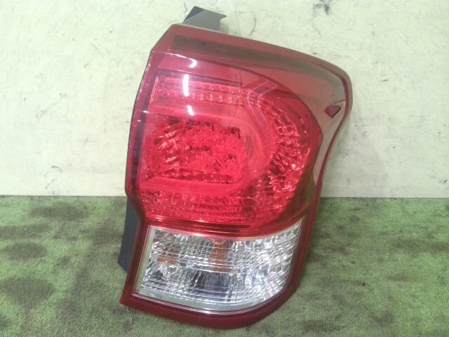 パーツ CorollaFielder NZE164G LeftTail Lamp i-img640x480-
