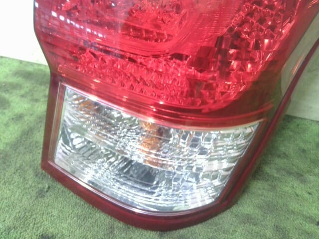 Used]Corolla Fielder DBA-NZE164G Right Tail Lamp 1NZ-FE 040 13-102