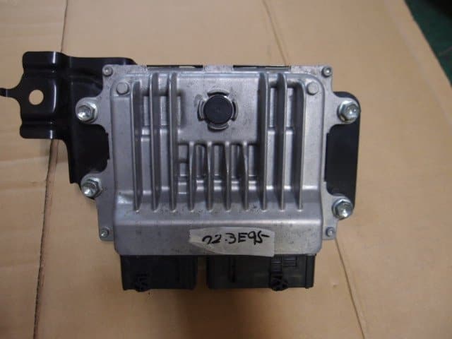 Used]Daihatsu cast LA260S 2017 Engine Control Unit / ECU 89560