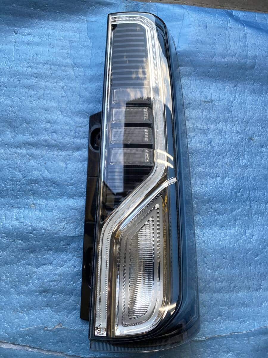 パーツ Suzuki Spacia Custom MK53S right Light Suzuki Spacia Custom MK53S right Light Suzuki Spacia Custom MK53S