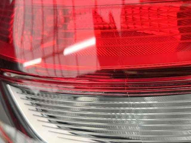 良品】 トヨタ カローラクロス ZSG10 純正 左 テールランプ テール