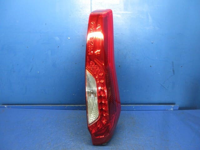 Used]X-trail LDA-DNT31 Right Tail Lamp G41 Koito 220-23308 26550