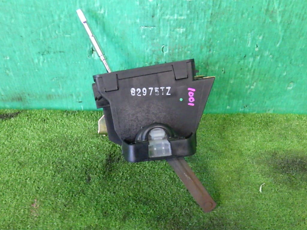 Used]Benz E320[W210 Early Model] shift lever shift gate unit