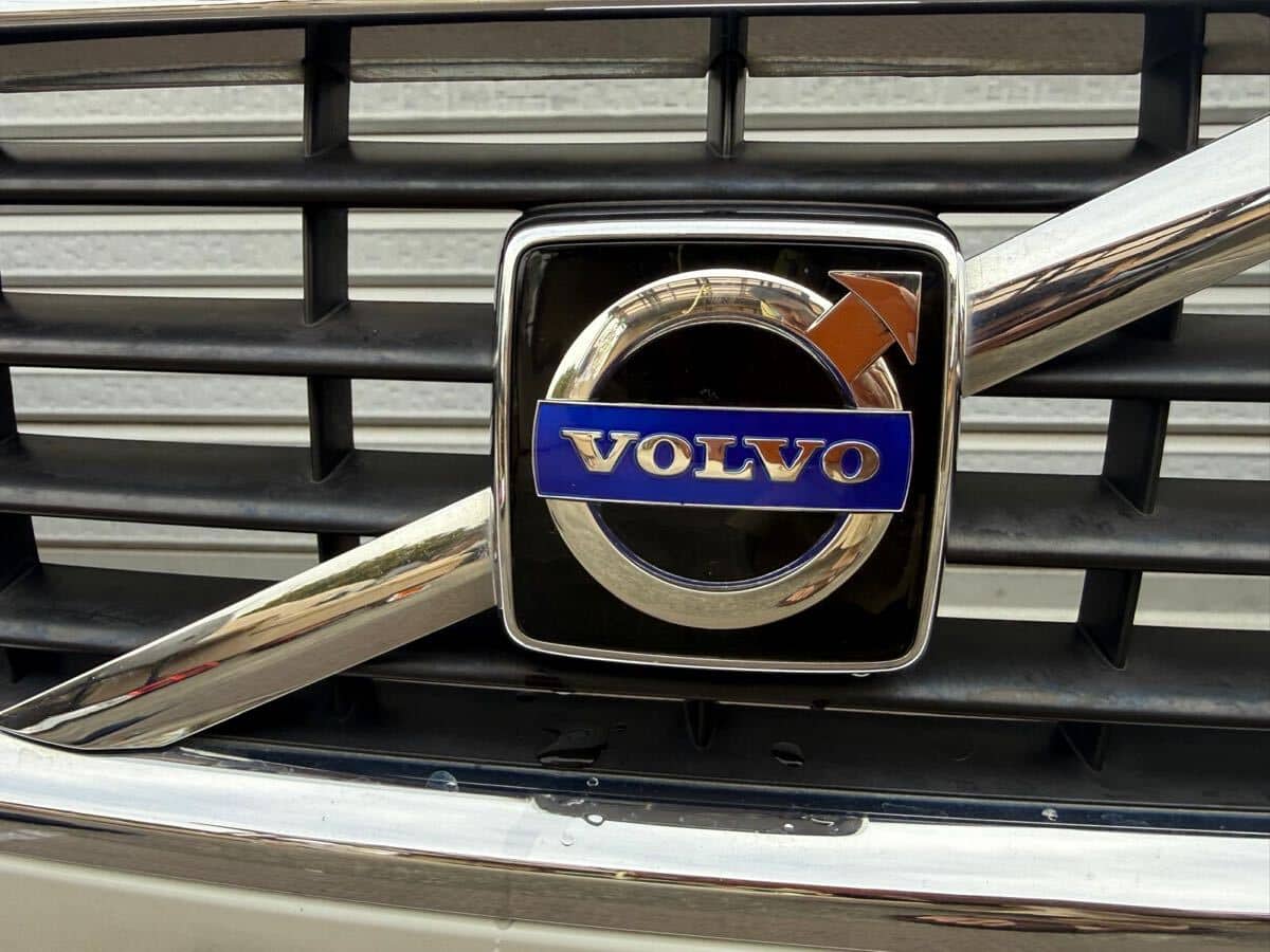 Used]Volvo V50 (Late Model type) Genuine Front bumper MB4204S