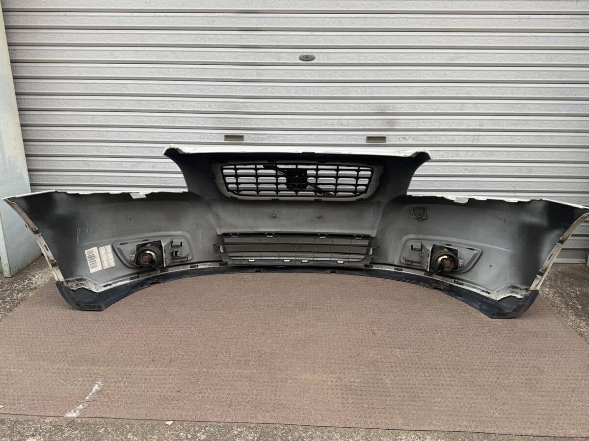 Used]Volvo V50 (Late Model type) Genuine Front bumper MB4204S
