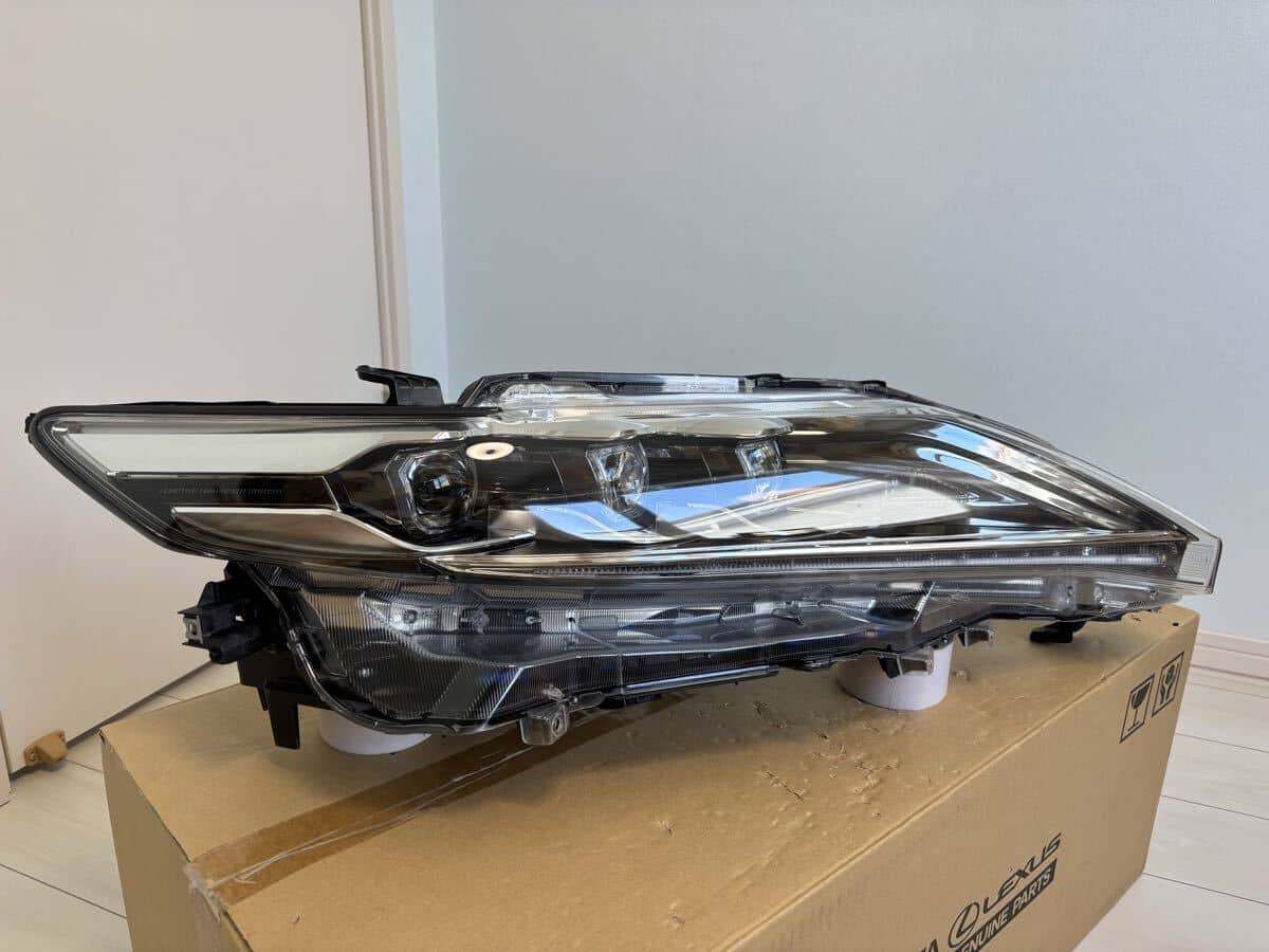 Used]Harrier ZSU60/ZSU65/AVU65 60 system Late Model Toyota Genuine