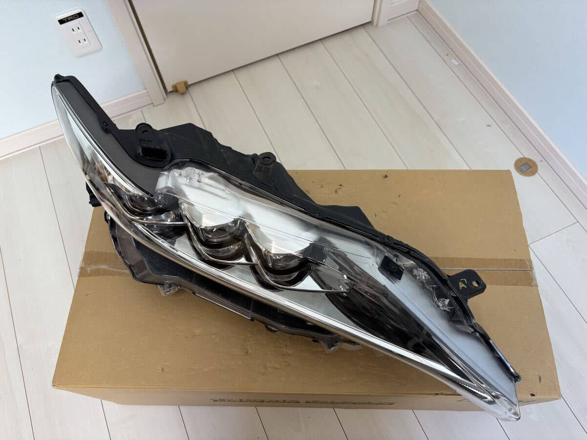 Used]Harrier ZSU60/ZSU65/AVU65 60 system Late Model Toyota Genuine