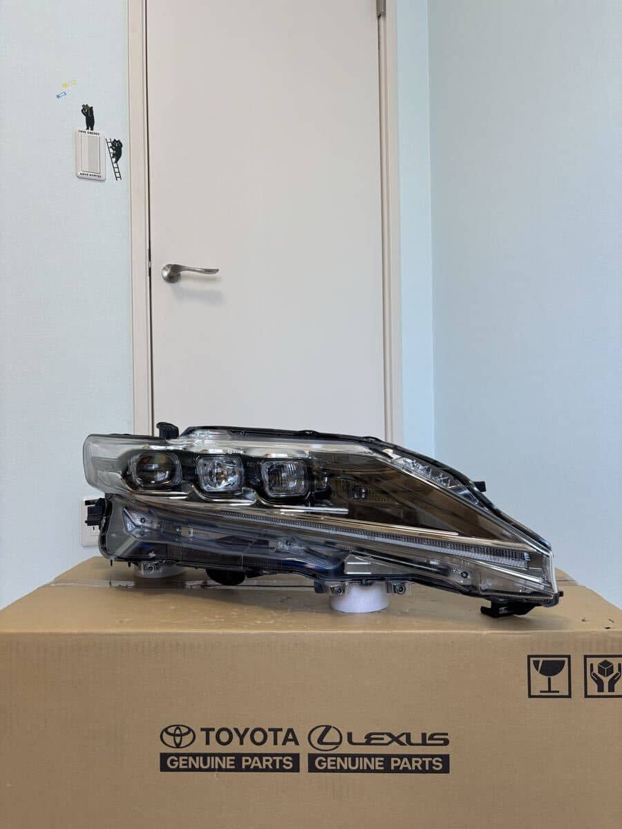 Used]Harrier ZSU60/ZSU65/AVU65 60 system Late Model Toyota Genuine