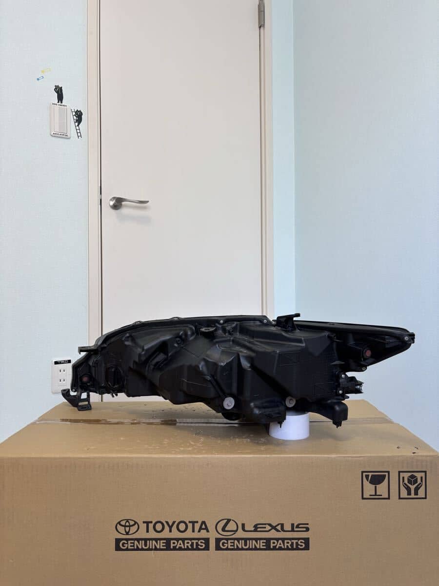 Used]Harrier ZSU60/ZSU65/AVU65 60 system Late Model Toyota Genuine