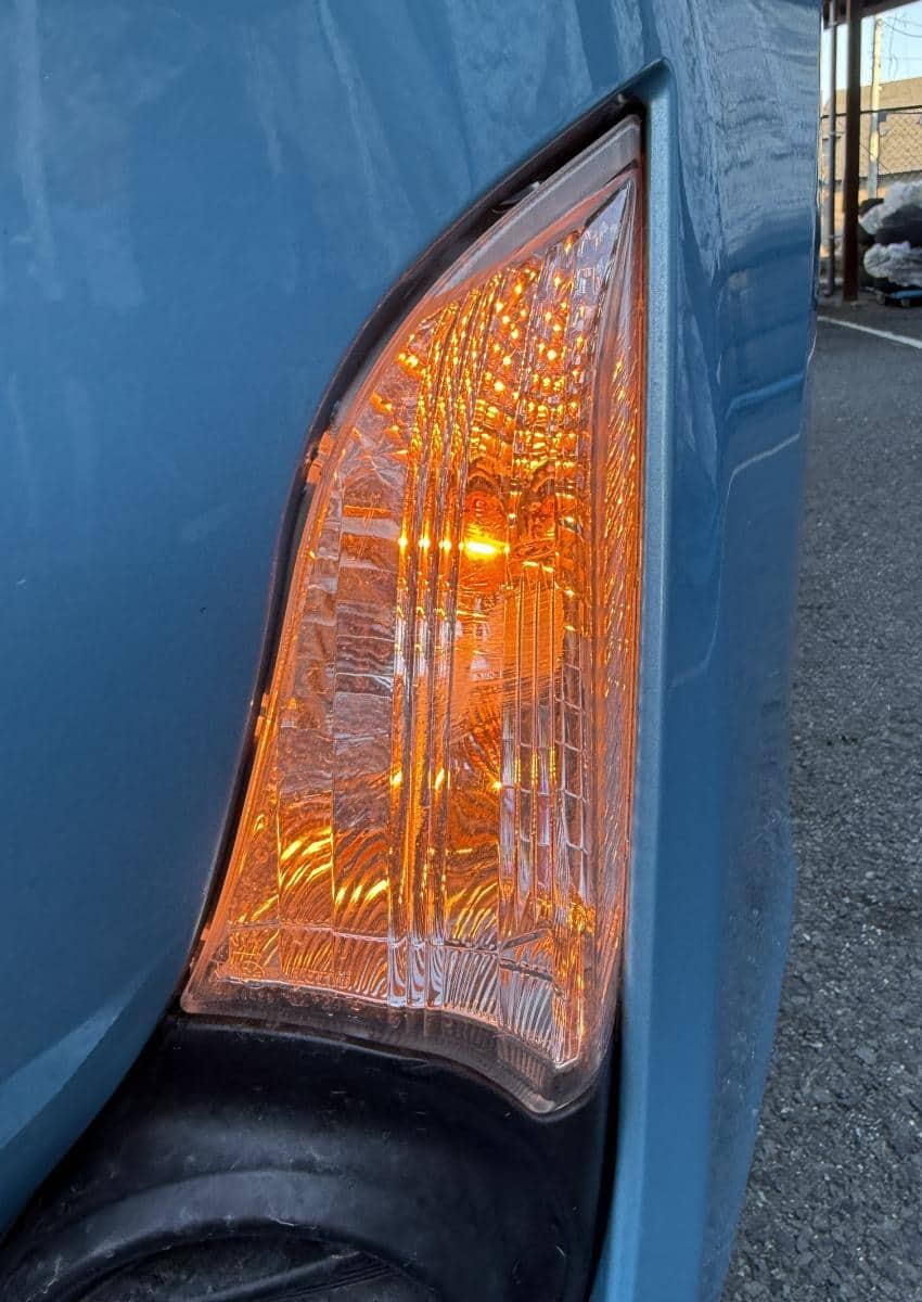 Used]Aqua medium-term NHP10 [turn signal lamp Left] 81521-52060