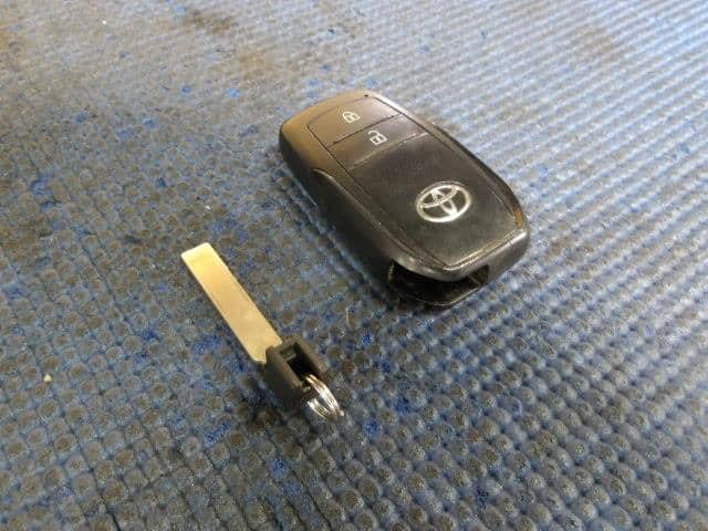 [Used]Keyless Entry Remote Control Key TOYOTA 2023 6AA-ZWE219W ...