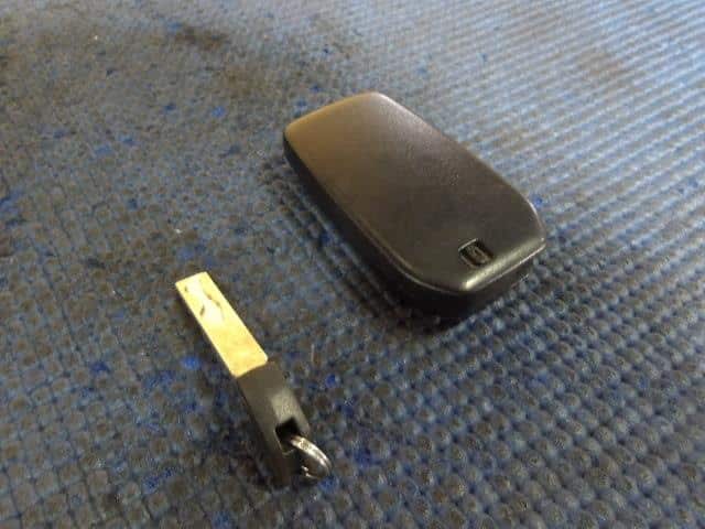 [Used]Keyless Entry Remote Control Key TOYOTA 2023 6AA-ZWE219W ...