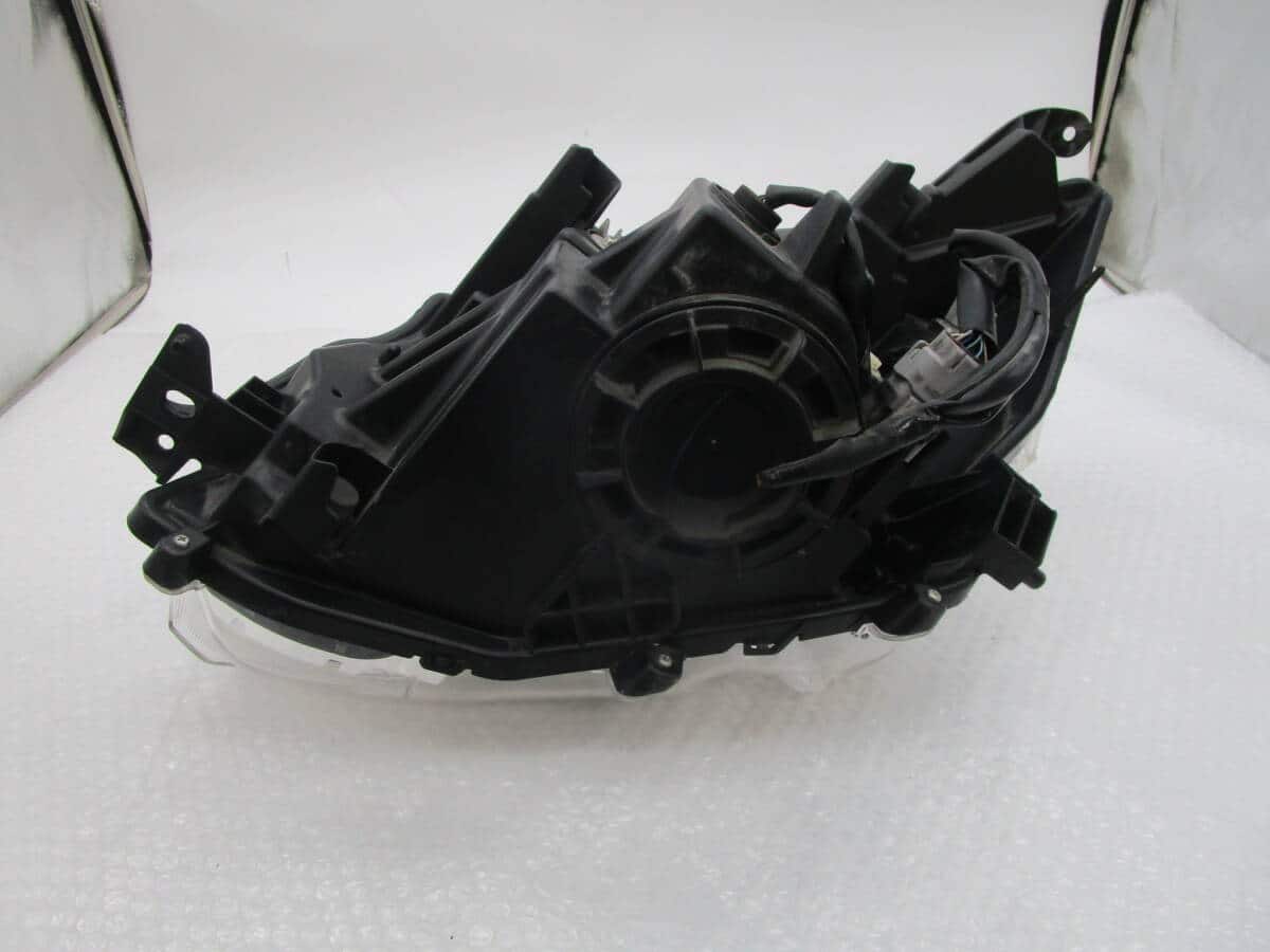Used]M900A Toyota tank Rumi Genuine Right headlight Right