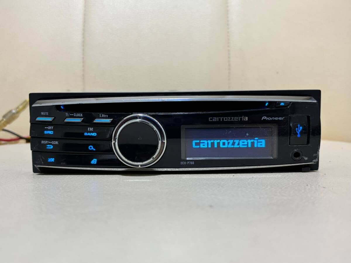 Carrozzeria DEH-P710 CD Player Pioneer Head Unit Car Audio Stereo