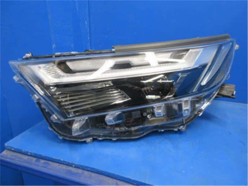 Used]Left Headlight TOYOTA RAV4 2023 6LA-AXAP54 8118542G00 - BE