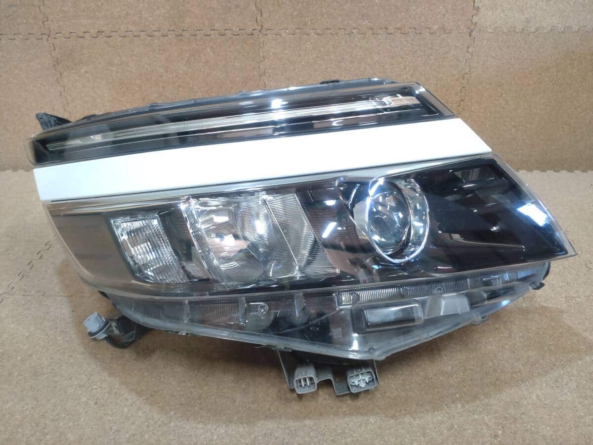 Used]Toyota Voxy ZRR80 ZRR85 ZWR80 ZWR85 Early Model Right 