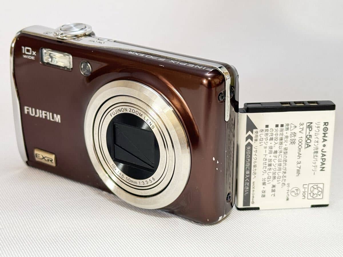 Used]FUJIFILM FUJIFILM FinePix F70EXR compact digital camera - BE 