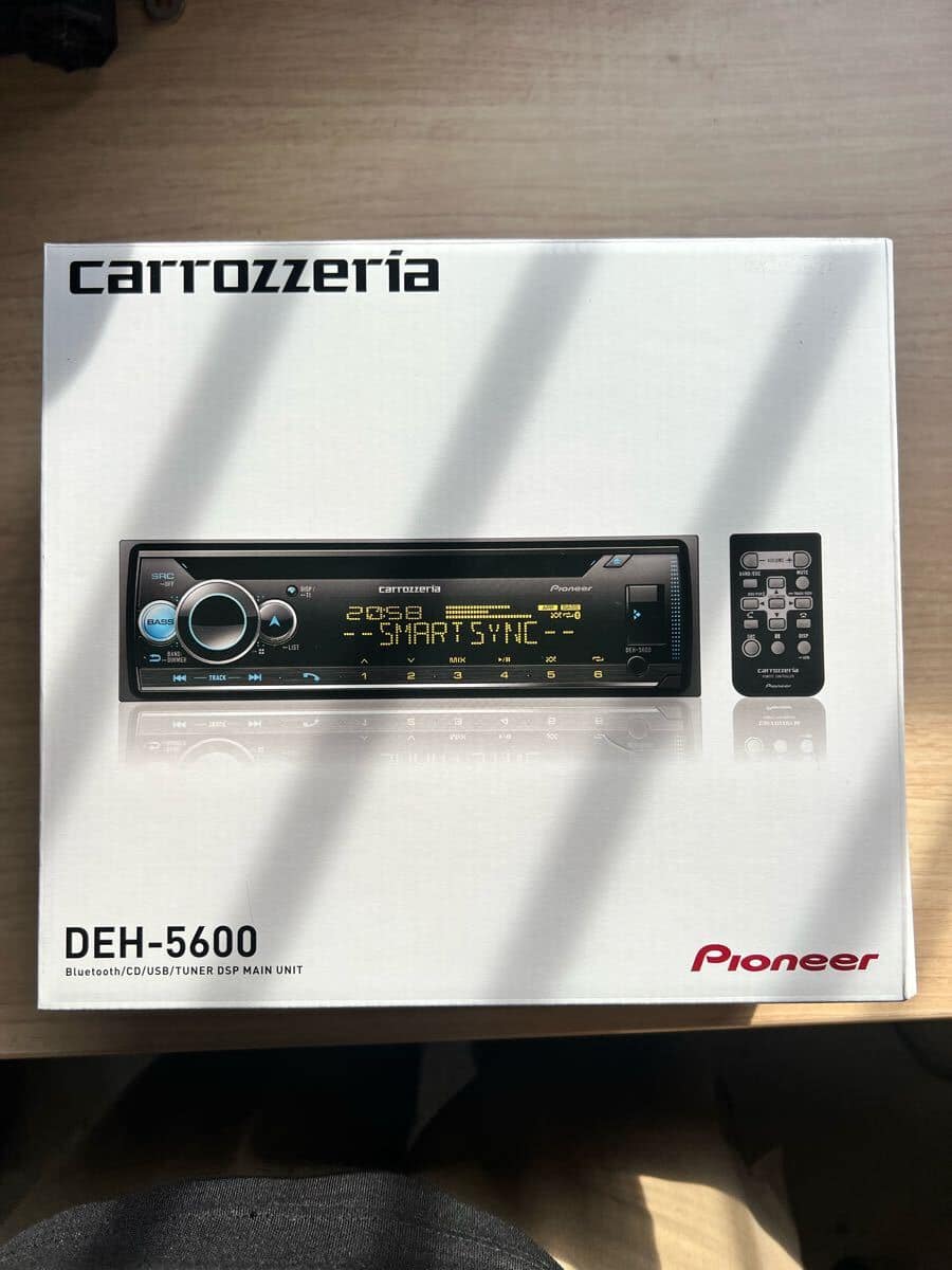 DEH-5600 Bluetooth Pioneer USB CD Car Audio Carrozzeria 1DIN AUX