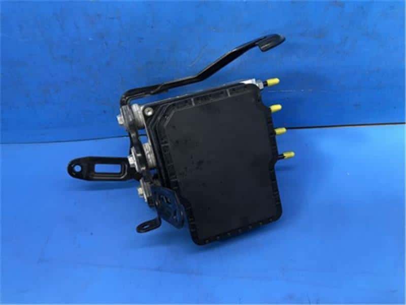 Used]Honda Genuine Vezel RU3 ABS brakes actuator 57110-T7B-J54