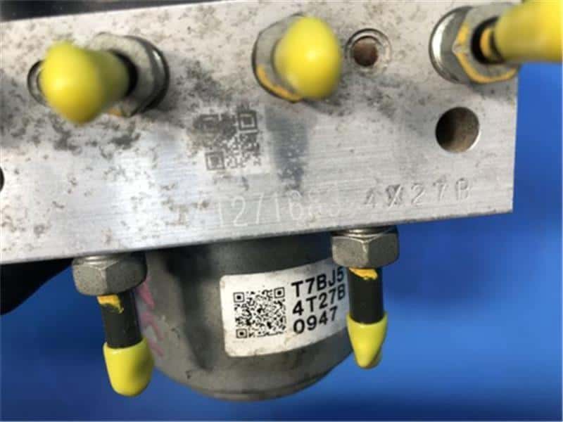 Used]Honda Genuine Vezel RU3 ABS brakes actuator 57110-T7B-J54