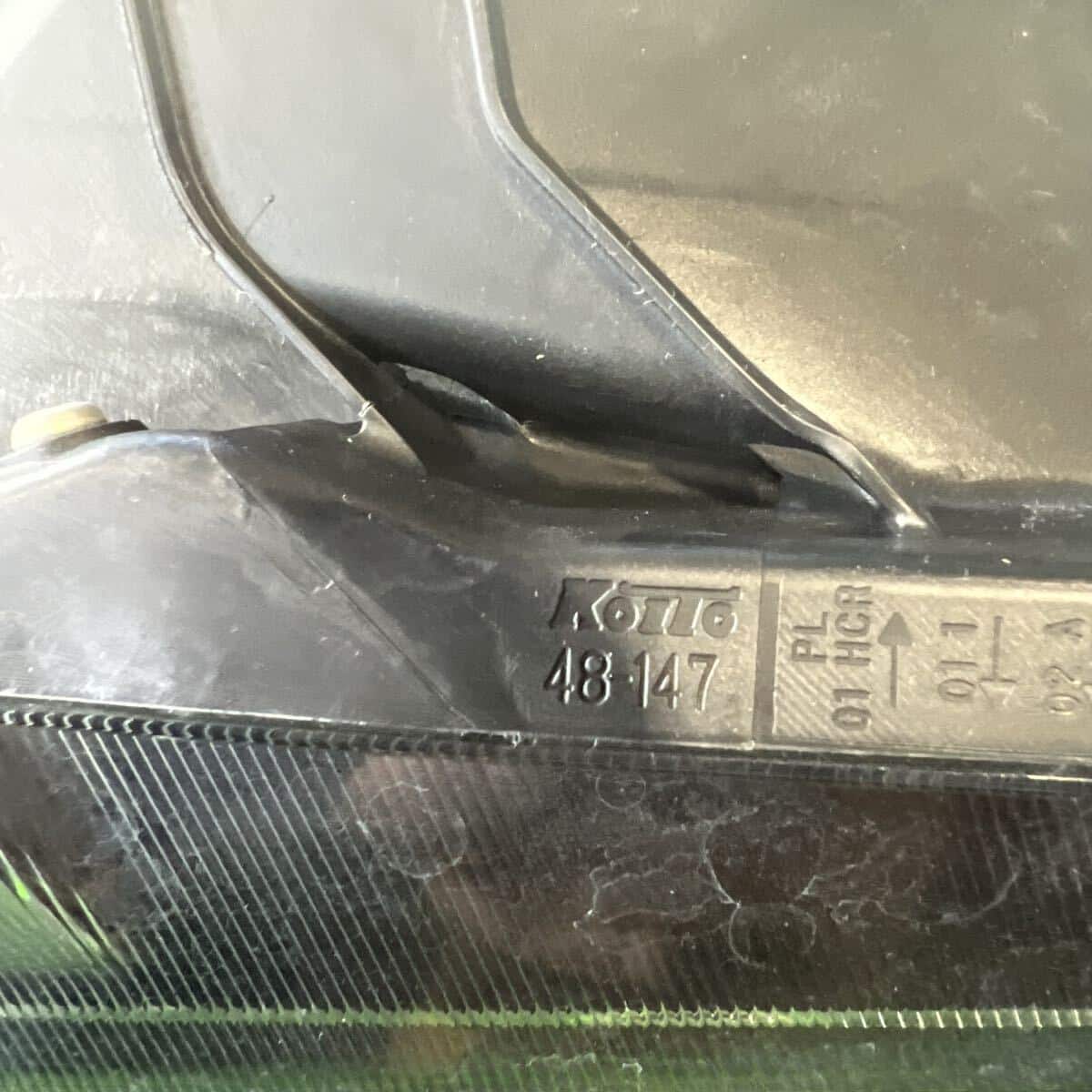 Used]Harrier 60 system headlight Right 81110-48440 KOITO48-147