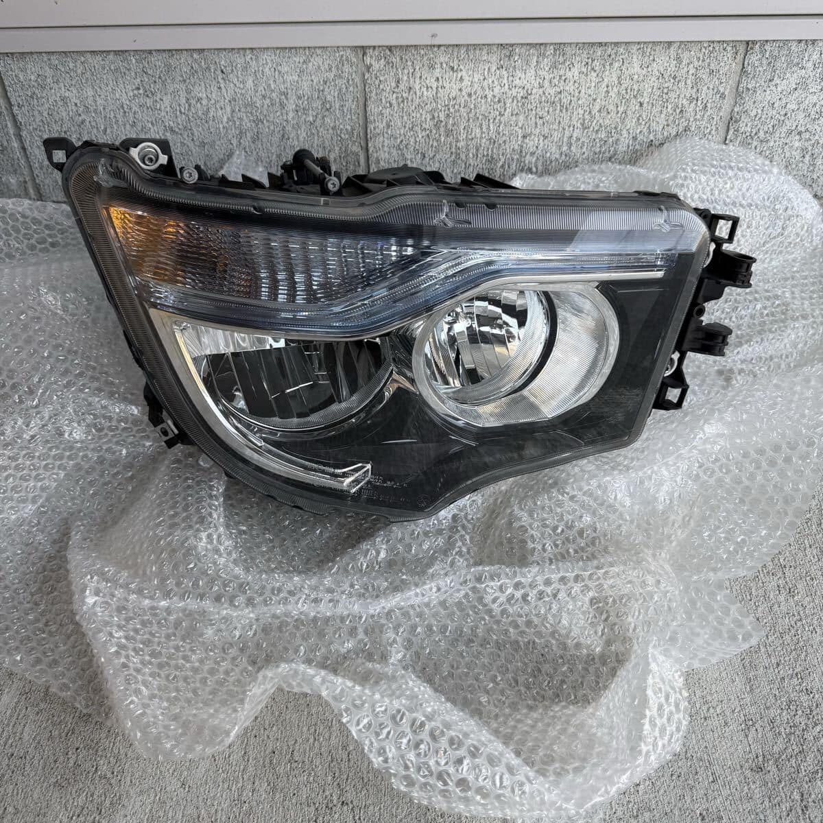 Used]17 SUPER great LED headlight Right Mitsubishi Fuso MX930957
