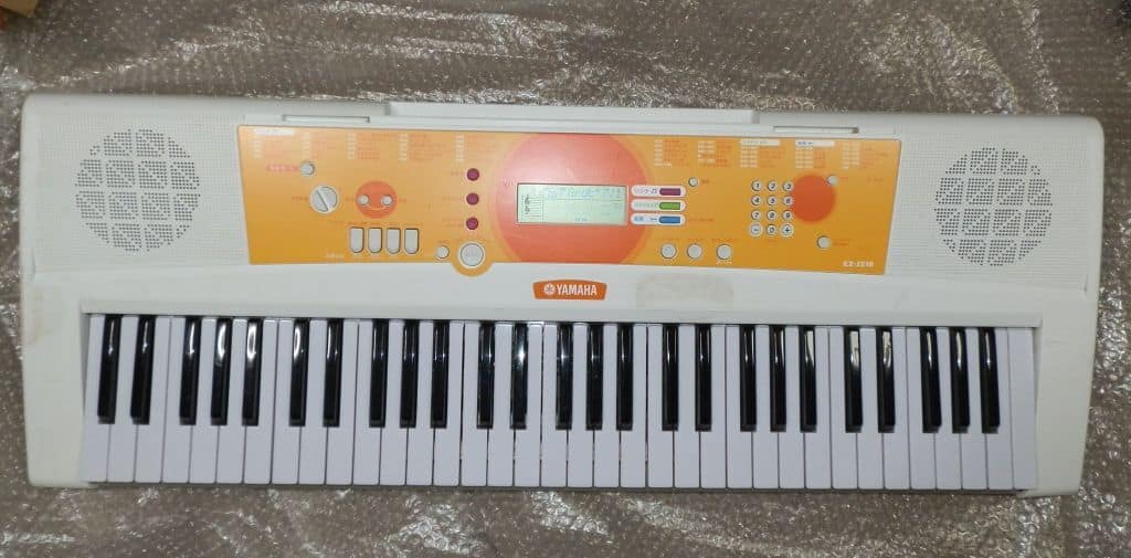 Used]Yamaha electronic keyboard PORTATONE EZ-J210 light navigation