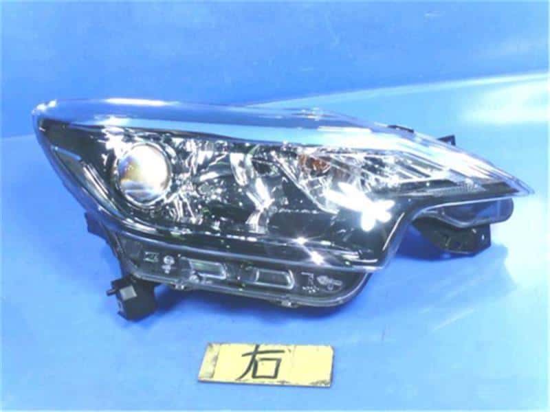日産 純正 ノート 《 E12 》 右ヘッドライト 26010-3VA5A P50900