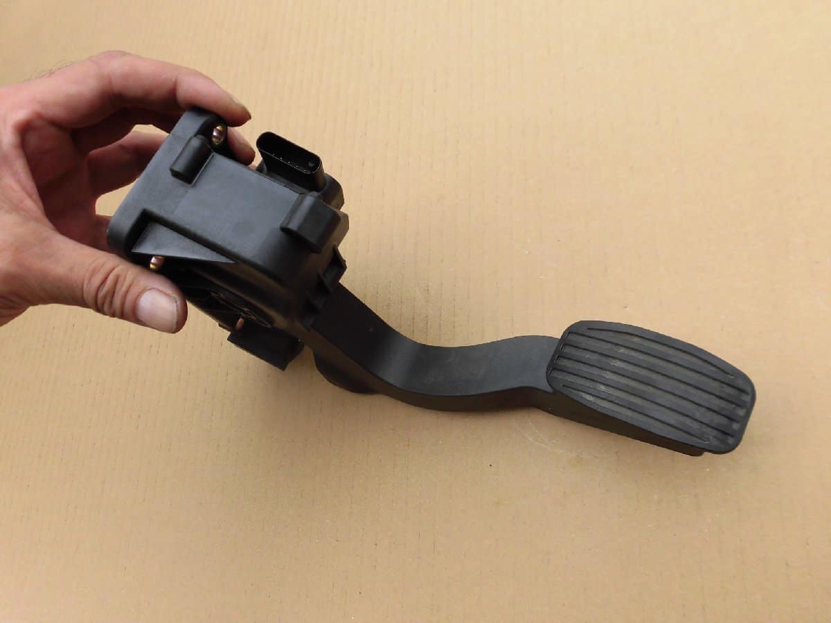 [Used] C451(W451) FouR two (451380) mhd accelerator pedal sensor ...