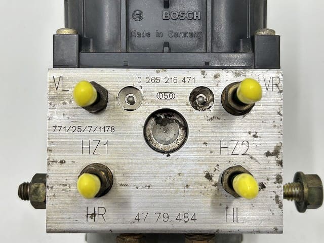 [Used]ABS Actuator SAAB Saab 900 1998 E-DB204L 4779484 - BE FORWARD ...