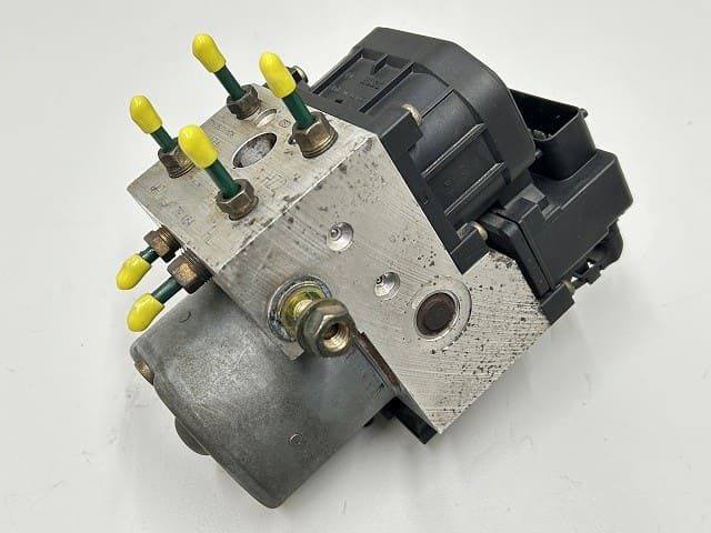 [Used]ABS Actuator SAAB Saab 900 1998 E-DB204L 4779484 - BE FORWARD ...