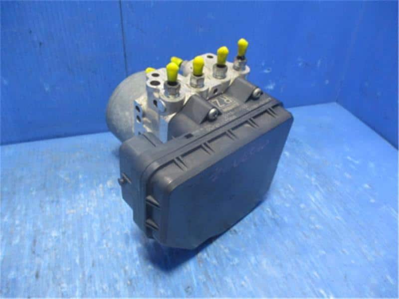 [Used]ABS Control Module TOYOTA Harrier 2015 DBA-ZSU65W 4405048570 - BE ...