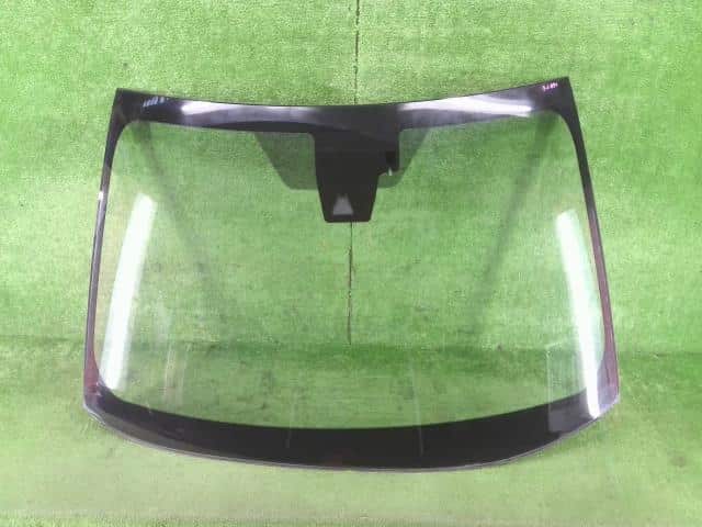 Used]Front Windshield TOYOTA C-HR 2019 6AA-ZYX11 5610110934 - BE
