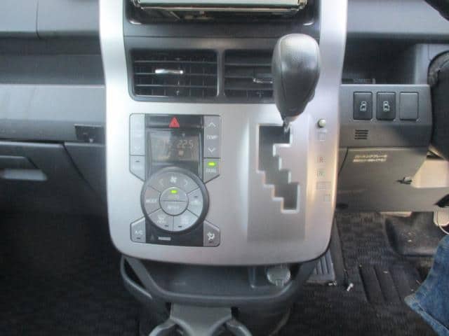 [Used]A/C Control Panel TOYOTA Noah 2010 DBA-ZRR70G - BE FORWARD Auto Parts